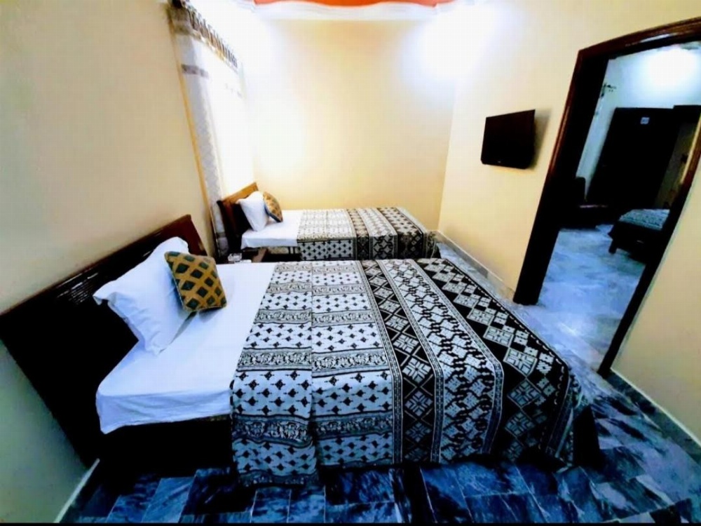 Room image 3
